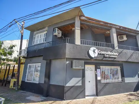 Gran casa en esquina + local comercial