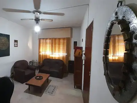 Venta casa 3 dormitorios, jardin. a reciclar. slzo