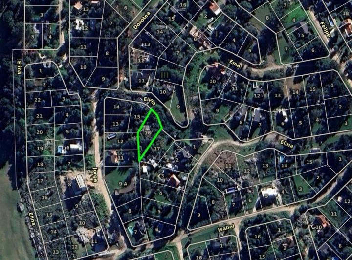 Terreno · 869m²