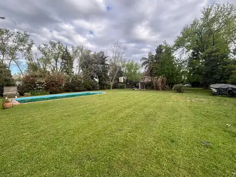 Venta amplio terreno con pileta
