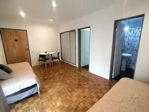 Alquiler temporario en palermo. amplio departamento monoambiente, para 2.