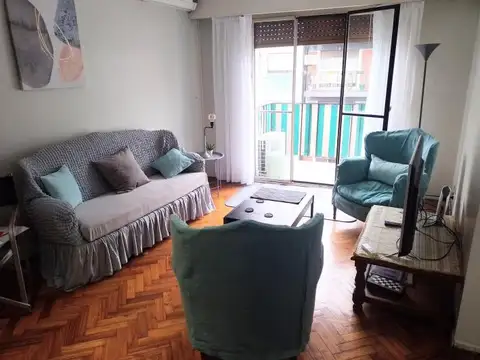 Alquilo temporario en recoleta, departamento de 4 ambientes, con balcón corrido al frente. 4  pax