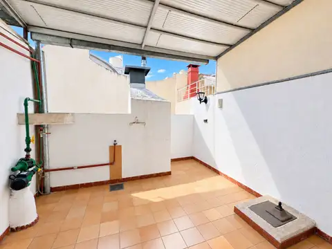 Venta ph 2 ambientes liniers c terraza y parrilla