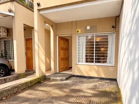 Venta ph 2 ambientes  cochera y patio p.chacabuco