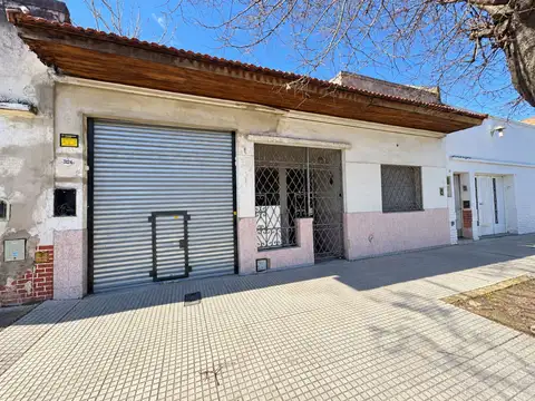 Venta casa de 4 amb y galpón al fondo en pompeya