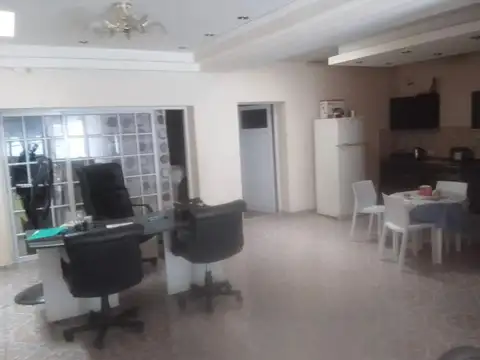 Casa 4 ambientes a reciclar - oportunidad