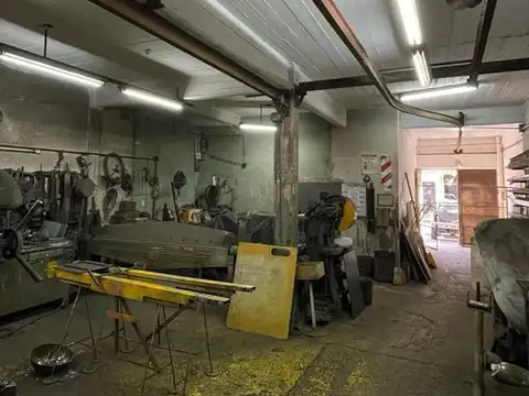 Galpon venta con oficina v.lugano mas casa 5 amb.
