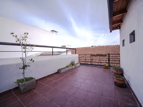 Venta casa 4 ambientes villa urquiza - permuta