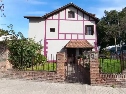 Venta casa 5amb.jardin-coch. p.avellaneda floresta