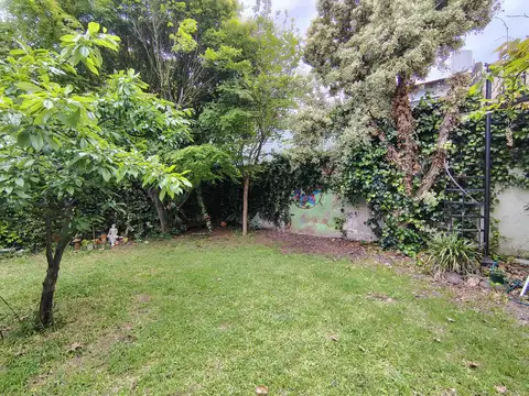 Casa 5 amb  una  suit mas ecritorio parque  remodelada
