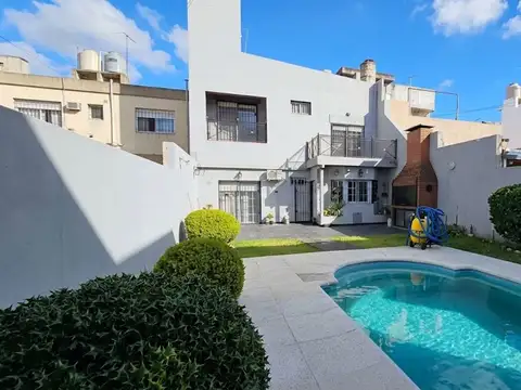 Venta casa 5 amb coch/pil/jardin.parque avellaneda