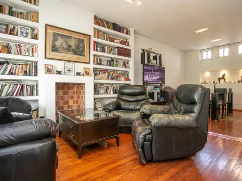 Casa en venta 5 ambientes en parque chacabuco lote propio