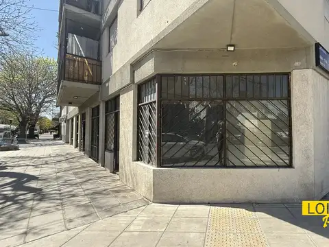 Alq. en esquina - remedios de escalada 2144. local 4, con sótano - loiacono propiedades