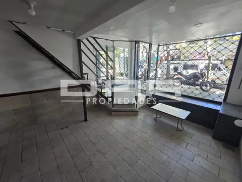 Alquiler local en la mejor zona de liniers - sin expensas - montiel 200