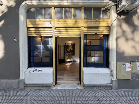 Local en alquiler con vidriera