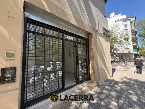 Oportunidad alquiler local comercial frente a la estacion de saavedra