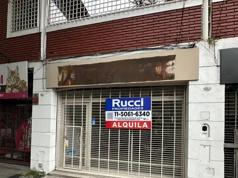 Local 4x13 aprox con vidriera a 20 mts de av. alberdi
