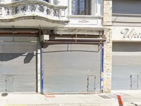 Local en alsina al 1258 - superficie 100 m²