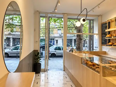 Excelente local comercial en el centro de paternal!