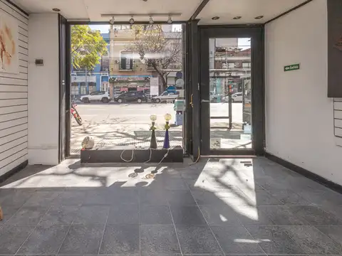 Local alquiler sobre f.lacroze patios sin expensas