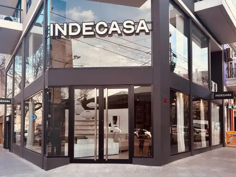 Imponente esquina en ubicacion privilegiada