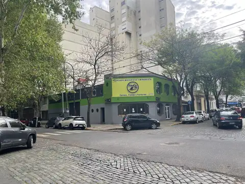 Alquiler local en esquina de caballito