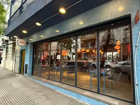 Lavalle 3400, excelente local comercial lote propio en abasto, ideal gastronomía - bar, ambientado