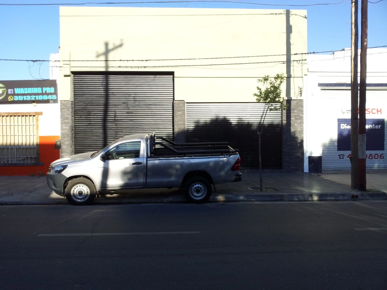 Galpón con Local comercial (sobre Juan B. Justo al