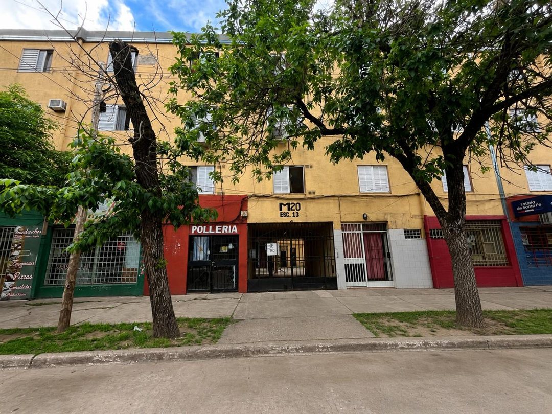 Venta Depto 3 dorm - s/calle Pcipal -Las Flores II