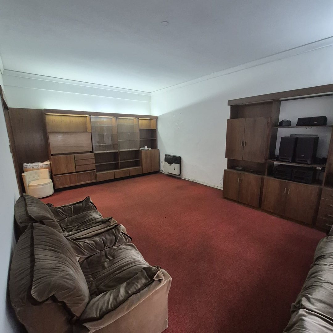 Casa 4 ambientes lote 220m2 a Refaccionar Haedo