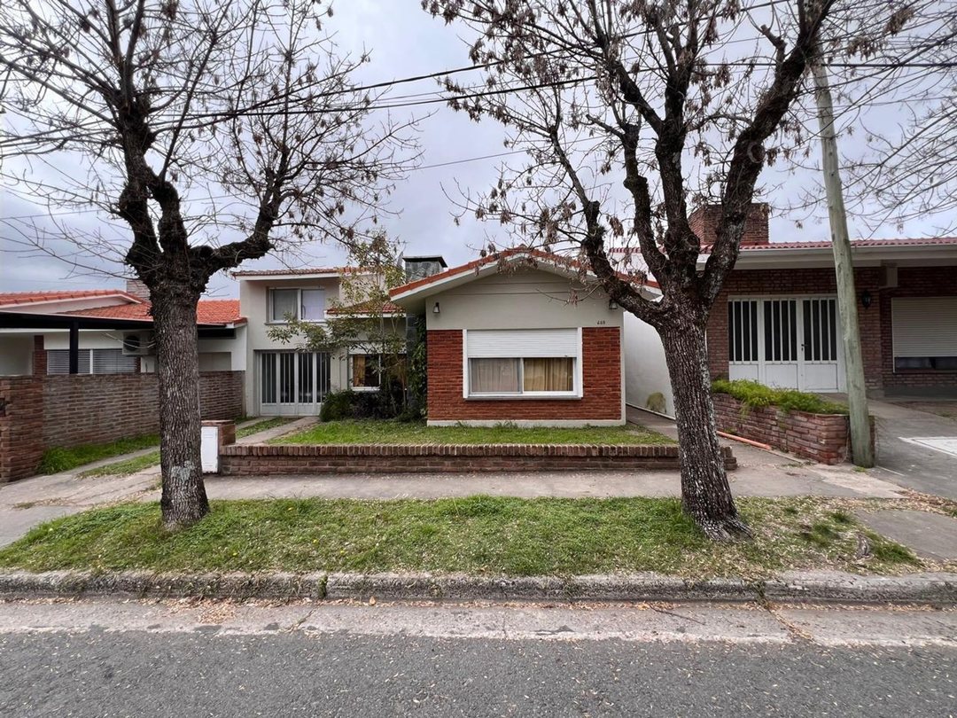 Casa de 5 dormitorios en Libertador San Martin