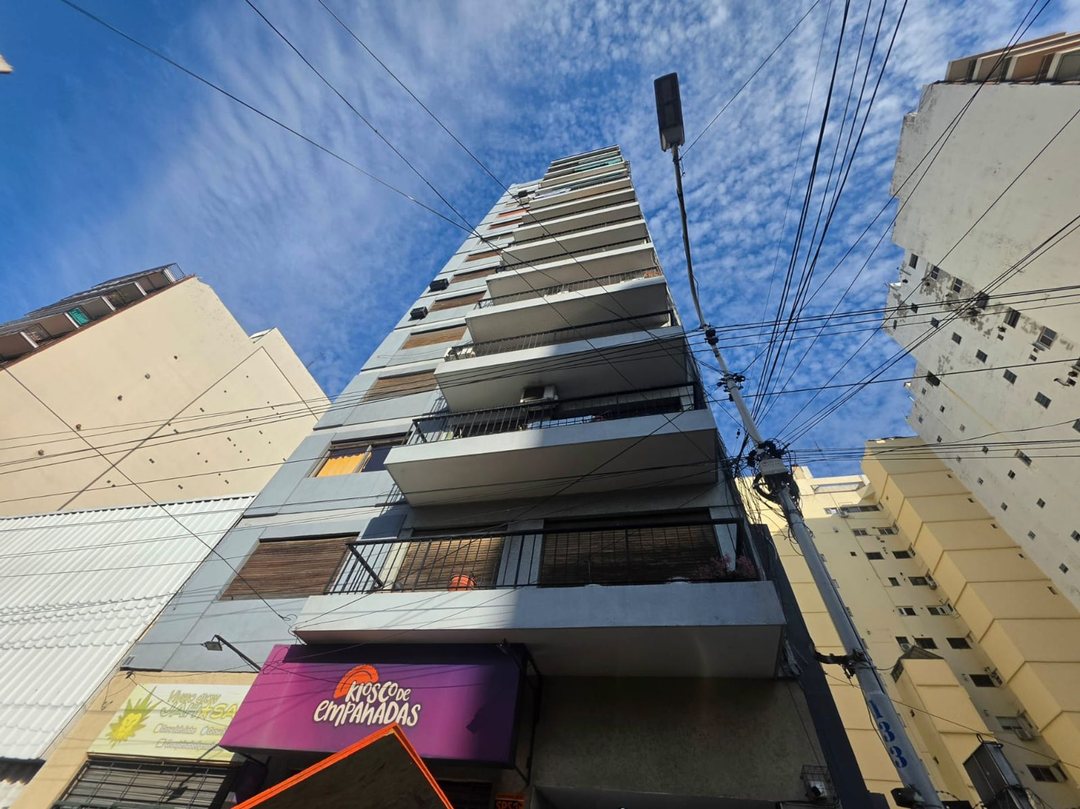 VENTA DE DEPARATAMENTO 4 AMBIENTES EN AVELLANEDA