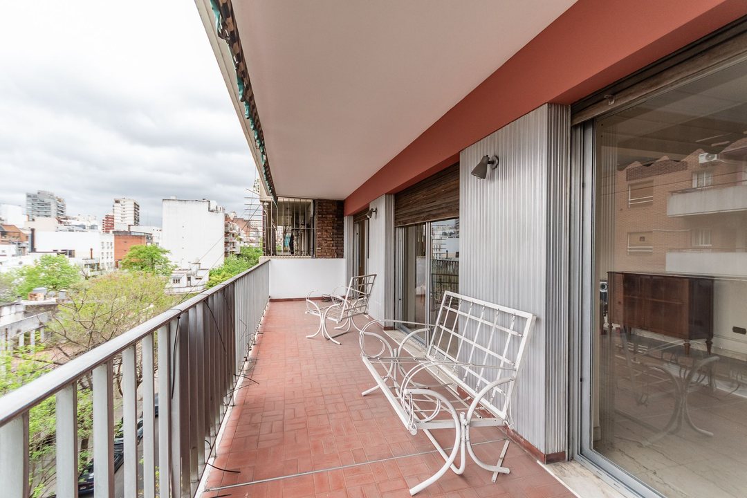 DEPARTAMENTO 6 AMBIENTES VENTA CABALLITO COCHERA