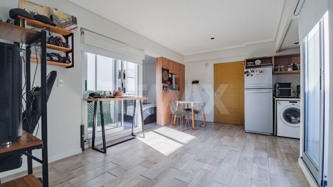 Venta monoambiente divisible con dos balcones