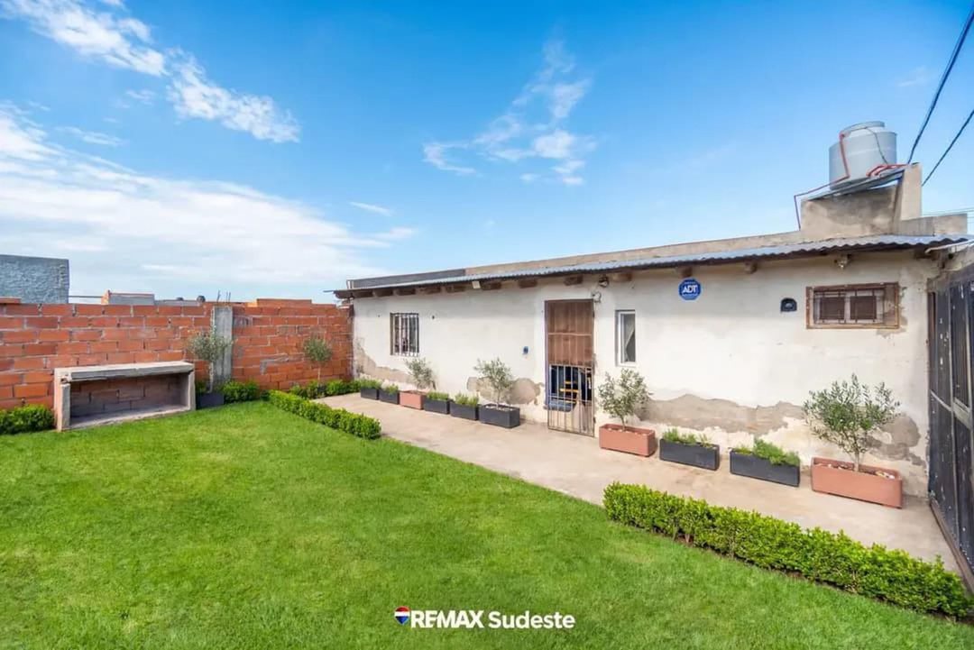 CASA EN VENTA CON LOTE