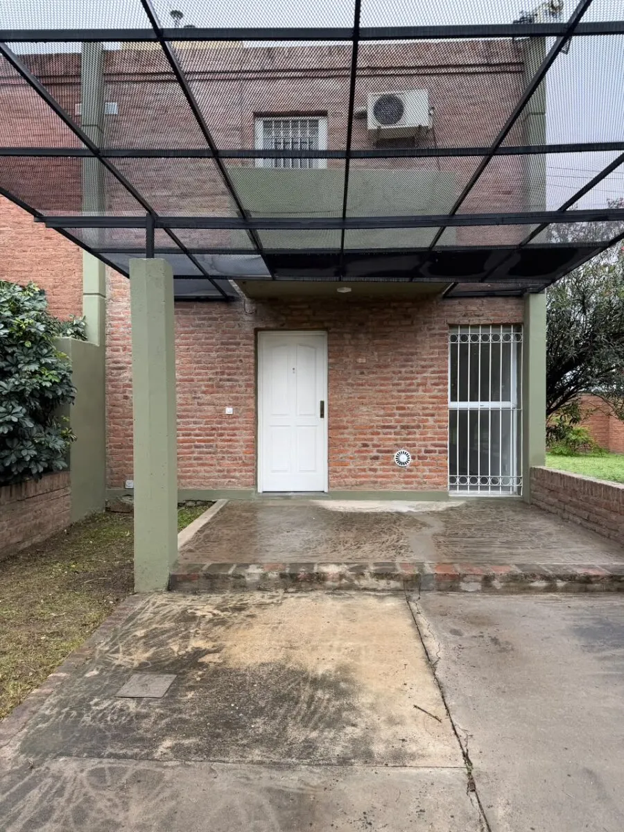 Housing Duplex en venta 2 dorm, Los gigantes