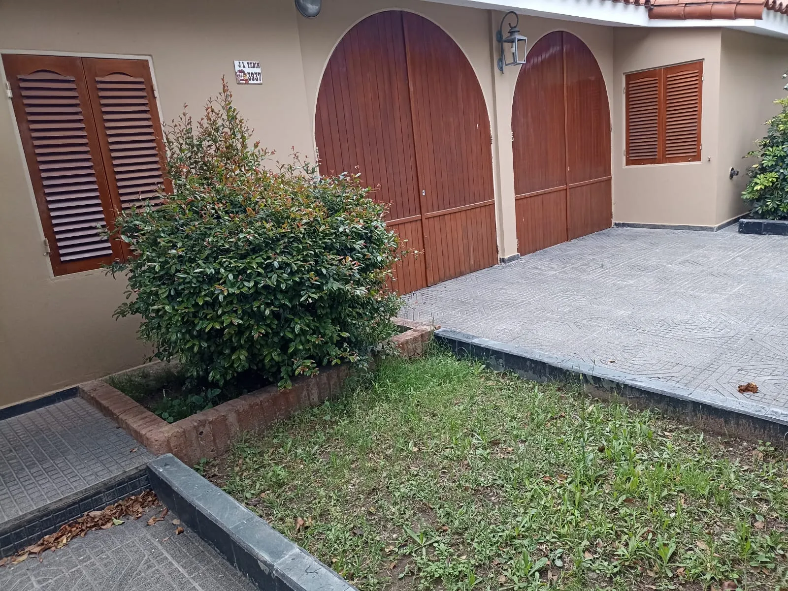 Casa de 310 m² con 4 Dorm. en Alquiler en Urca