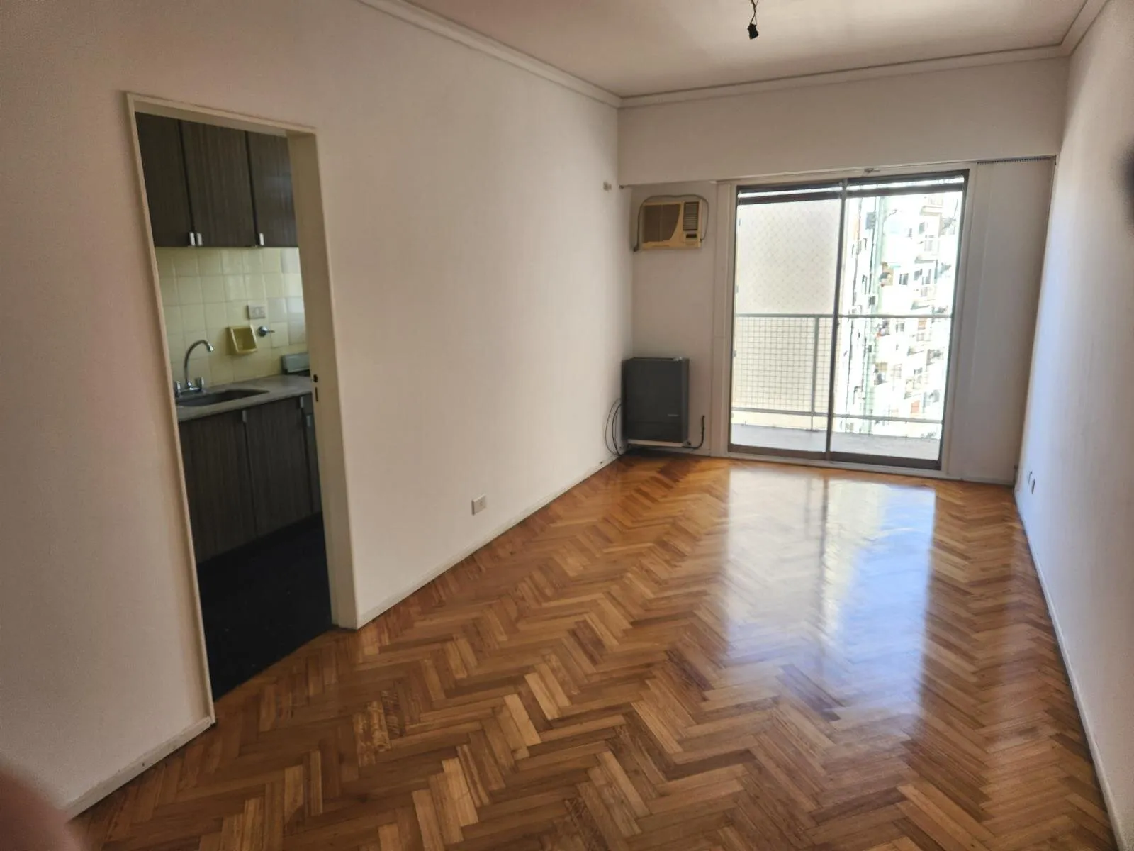 Alquiler departamento de 2 ambientes con balcon en Almagro