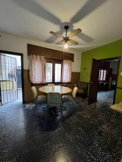 CASA DE 2 DORMITORIOS EN ALQUILER EN BARRIO GÜEMES