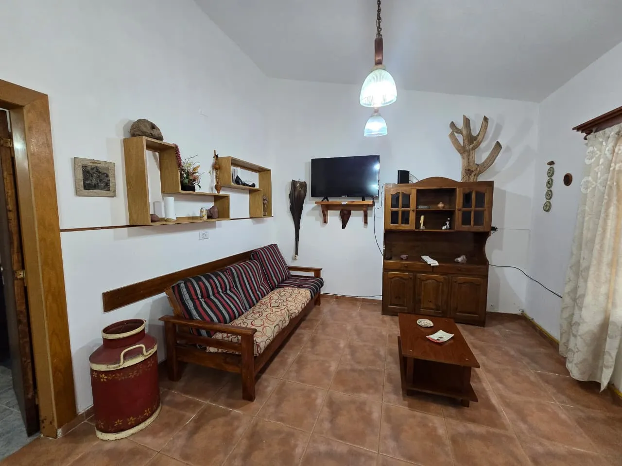 Venta: Casa - 2 Dorm. - Cochera, Pileta, Patio - Colinas - Carlos Paz
