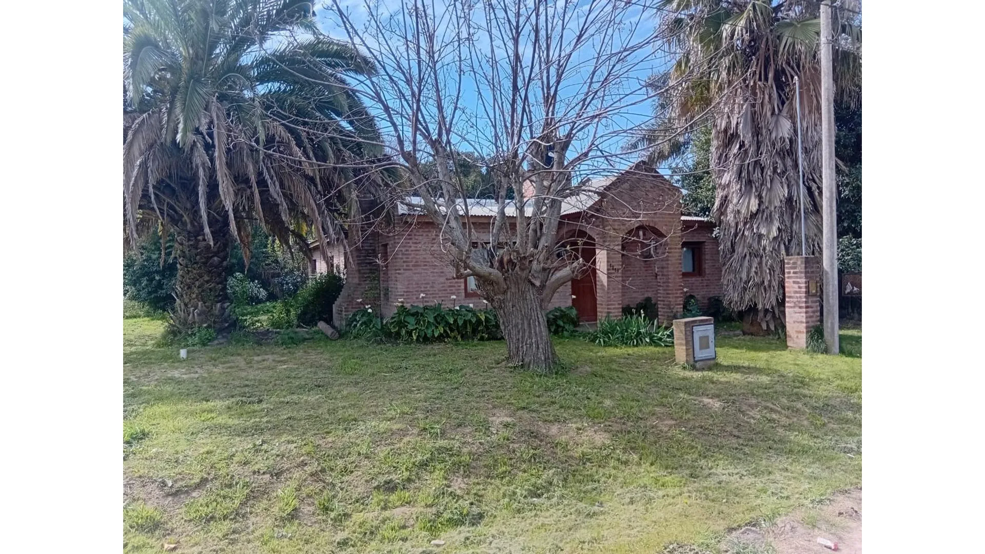 Navarro Bs, As. Chalet en amplio lote