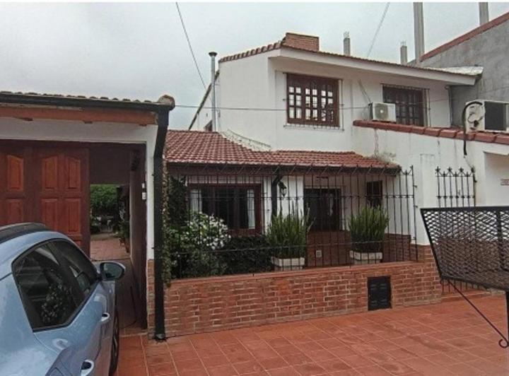 Casa · 200m² · 6 Ambientes · 7 Cocheras