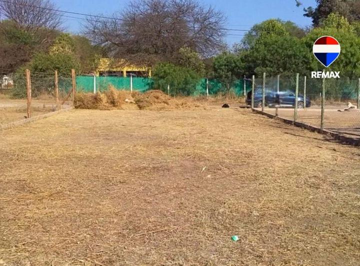 Terreno · 302m²