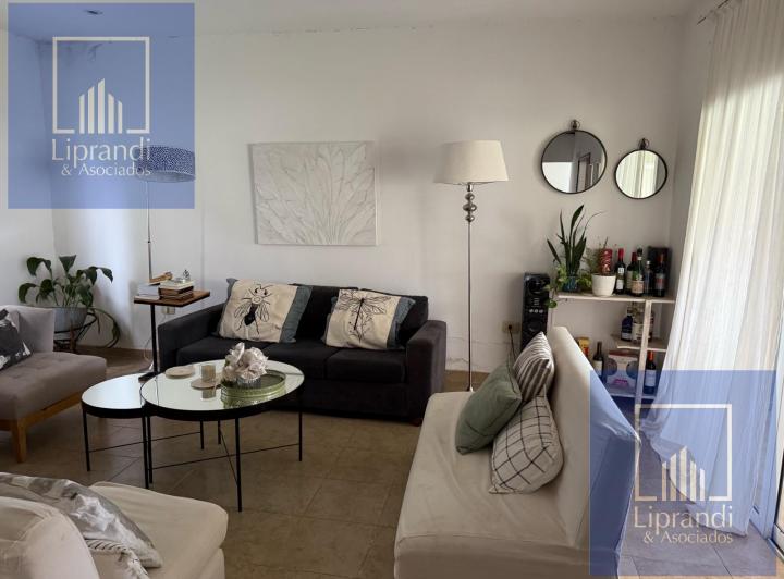 Casa · 200m² · 5 Ambientes