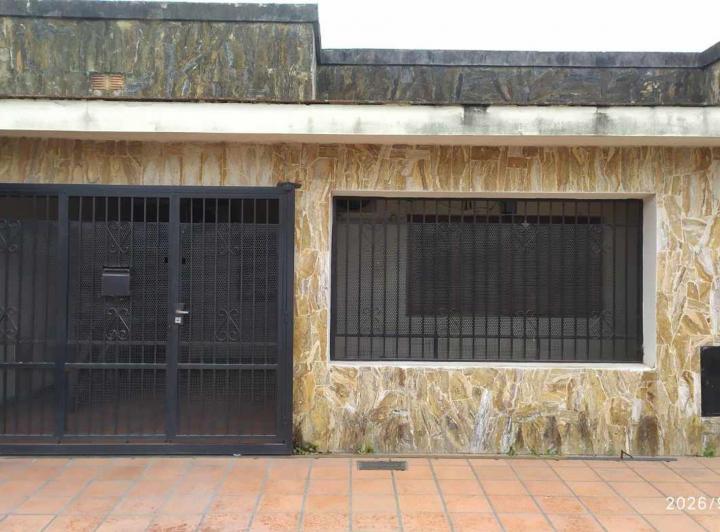 Casa · 122m² · 4 Ambientes · 1 Cochera