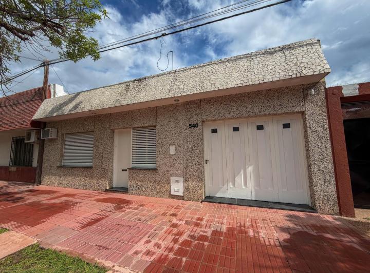 Casa · 5 Ambientes · 1 Cochera