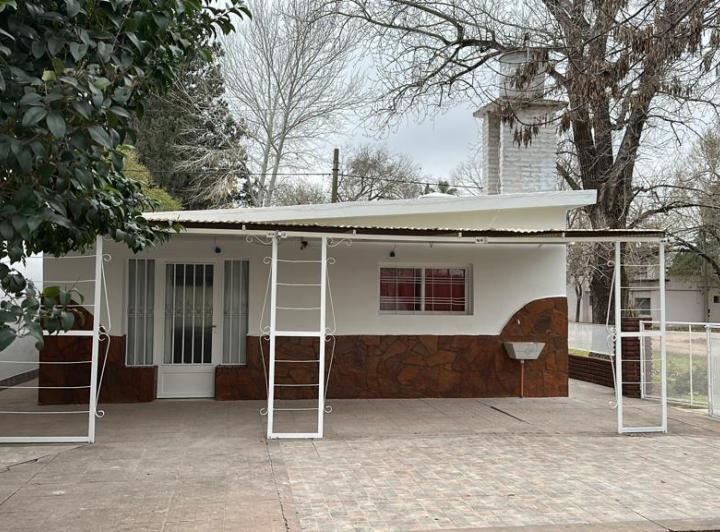 Casa · 75m² · 4 Ambientes · 2 Cocheras