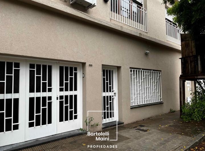 Casa · 206m² · 7 Ambientes · 1 Cochera