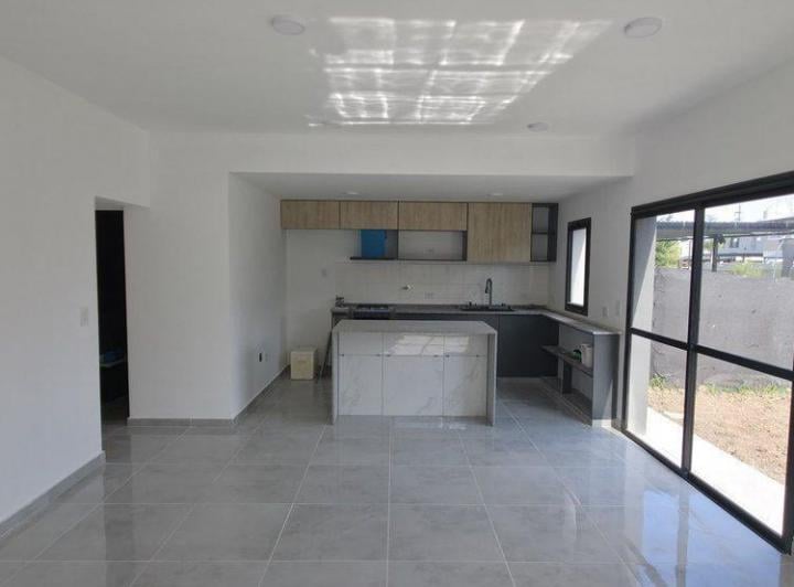 Casa · 73m² · 3 Ambientes · 2 Cocheras