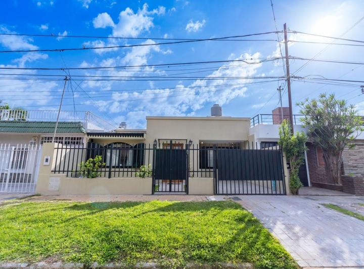 Casa · 117m² · 4 Ambientes · 1 Cochera